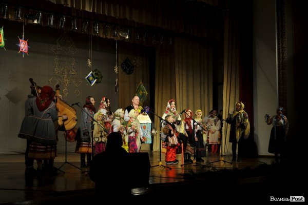 Фото з фестивалю вертепів у Луцьку