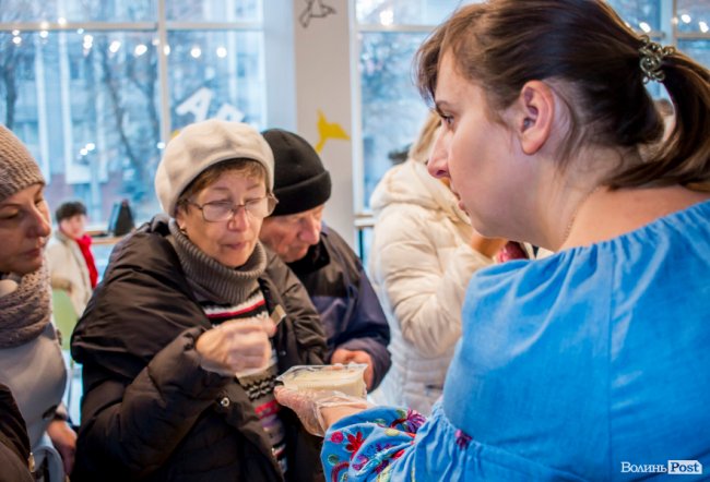 Волинські та рівненські виробники частували лучан сиром. ФОТО
