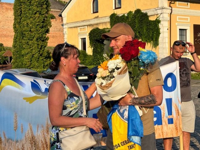 «1744 дні не був у Луцьку» — звільнений з полону боєць Олександр Пришко