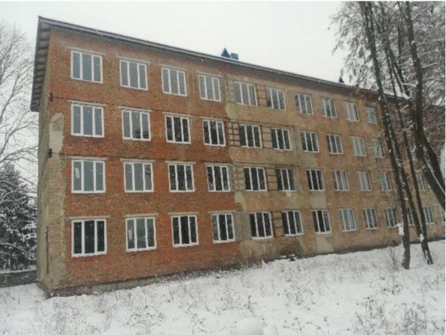 У волинському коледжі, в якому обвалилася стіна, замінили вікна. ФОТО