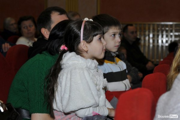 Різдвяний концерт у Луцьку: вальс, вірш і віншування