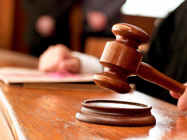 Волинянин втік зі служби за 7 400 доларів хабаря: яке покарання отримав