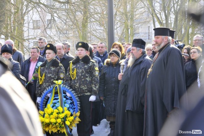 Сотні лучан вшанували пам’ять Героїв Небесної Сотні