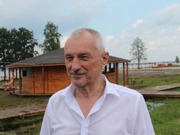 Савченко побував на волинському пляжі. ФОТО