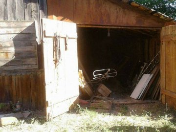 «Чудо минулого століття»: у Луцьку виявили масивну халабуду. ФОТО