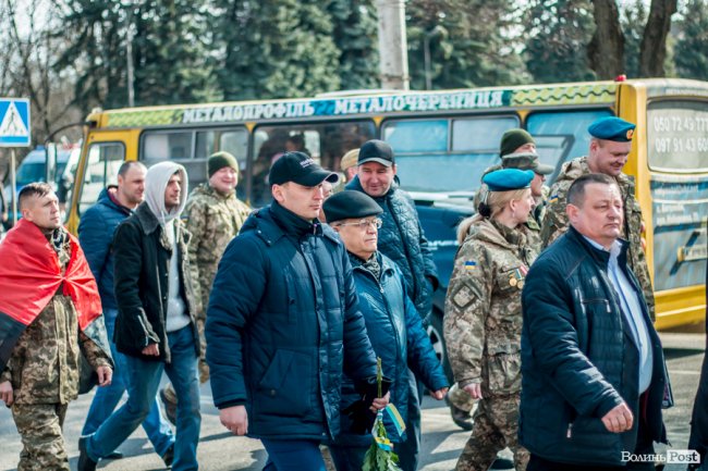 У Луцьку ходою і молитвами вшанували мужність та героїзм добровольців. ФОТО