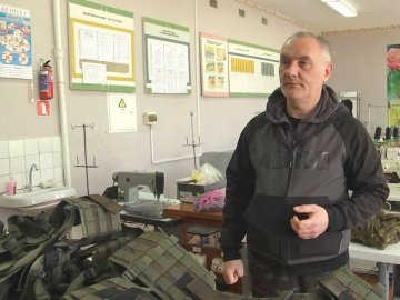 Переселенець із Харкова влаштував на Волині цех з пошиття «розгрузок» для бійців
