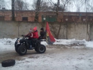 У Рожищі діти ганяли на квадроциклах
