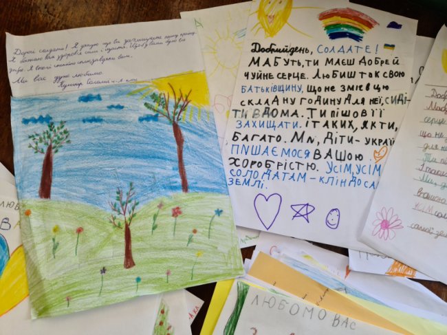 Школярі Лищенського ліцею передали на Схід гостинці для військових