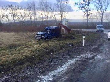 На Львівщині перекинувся мікроавтобус, в якому були волиняни