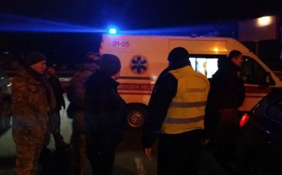 На переході в Луцьку авто збило дівчину, яка розмовляла по телефону