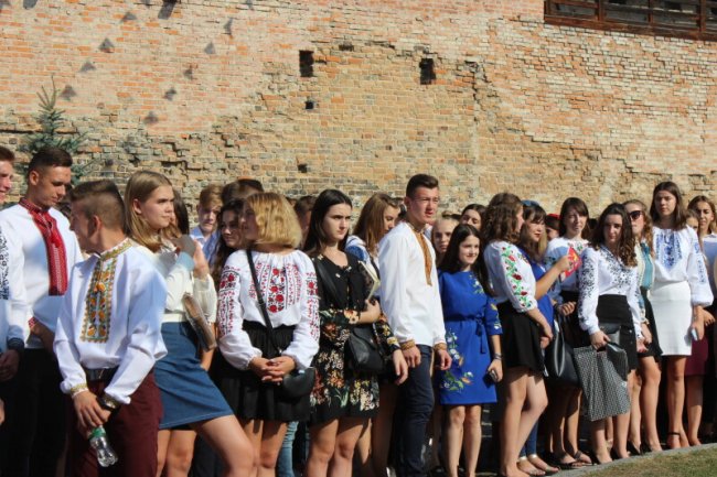 Першокурсників Луцького педколеджу посвятили у студенти. ФОТО