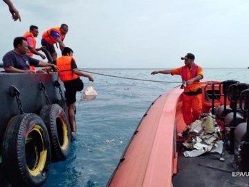 Внаслідок катастрофи літака в Індонезії ніхто не вижив