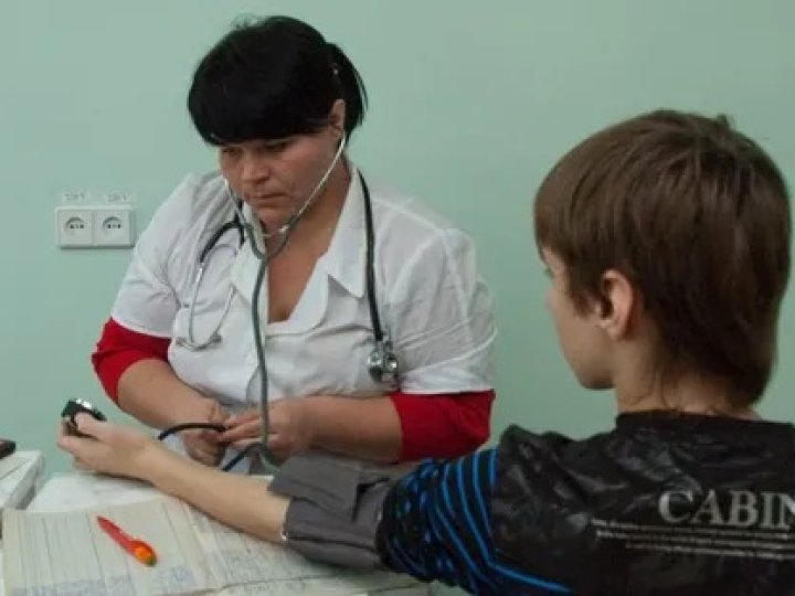 Шкільних медсестер у Луцьку можуть вивести зі штату: що з ними буде