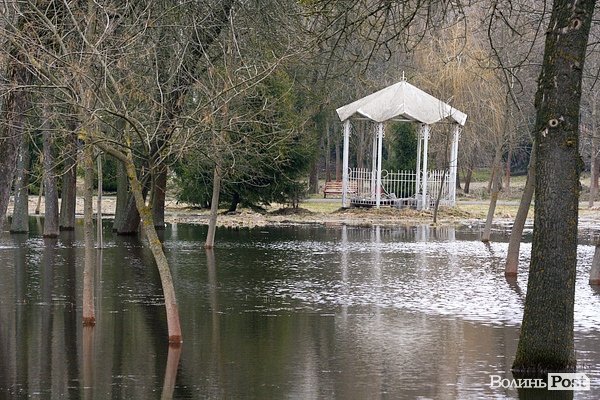 Повінь у Луцьку. ФОТО. ВІДЕО