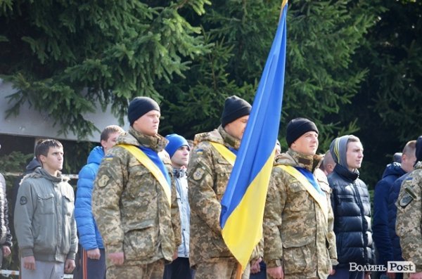 Волинські призовники поїхали на службу. ФОТО