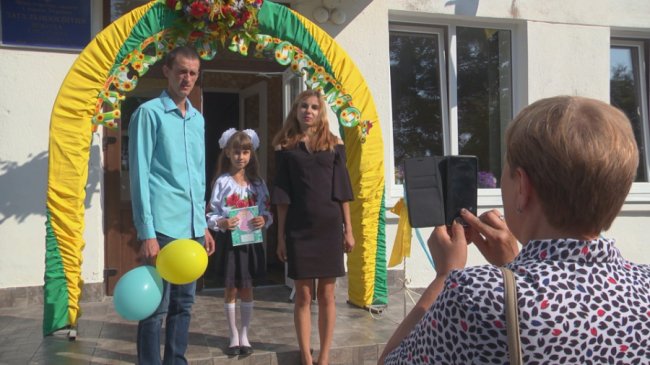 Сільським школам – інновації: на Волині благодійники зробили подарунки до Дня знань