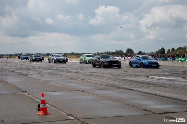 У Луцьку відбулися видовищні авто- і мотогонки. ФОТОРЕПОРТАЖ