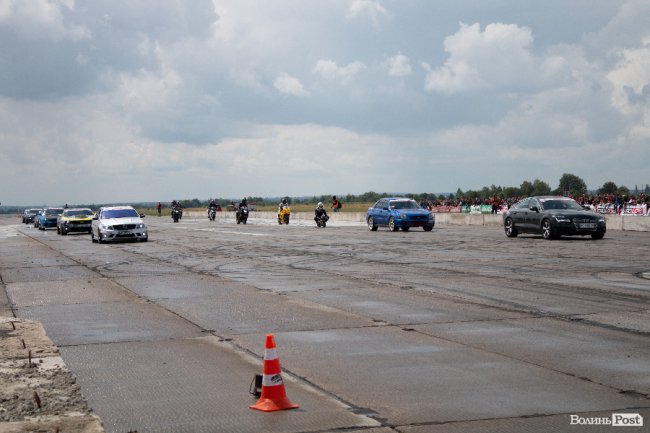 У Луцьку відбулися видовищні авто- і мотогонки. ФОТОРЕПОРТАЖ