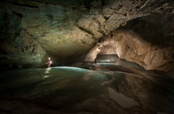 Дива природи: крижані печери. ФОТО
