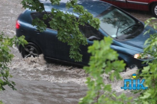 Злива за годину затопила половину Херсона. ФОТО