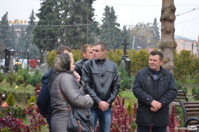 «Він захищав не лише свою сім‘ю»: у Луцьку попрощалися з Героєм. ФОТОРЕПОРТАЖ