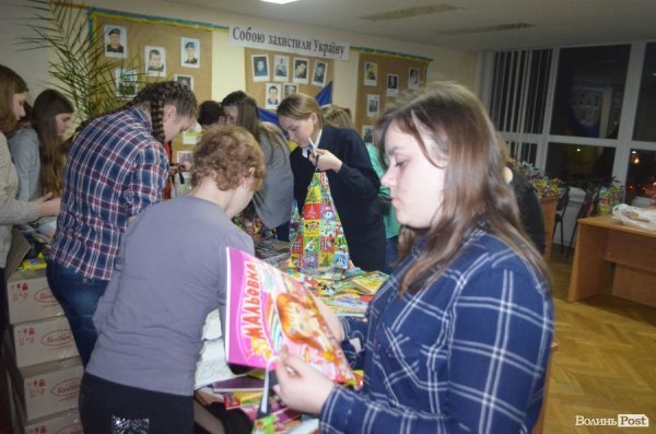 Як у Луцьку творять добро на Фабриці Святого Миколая. ФОТО