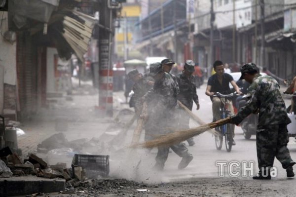 Китай очухується від землетрусів. ФОТО