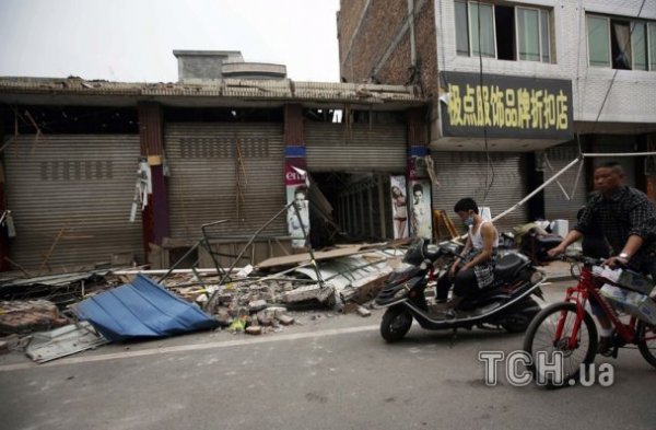 Китай очухується від землетрусів. ФОТО