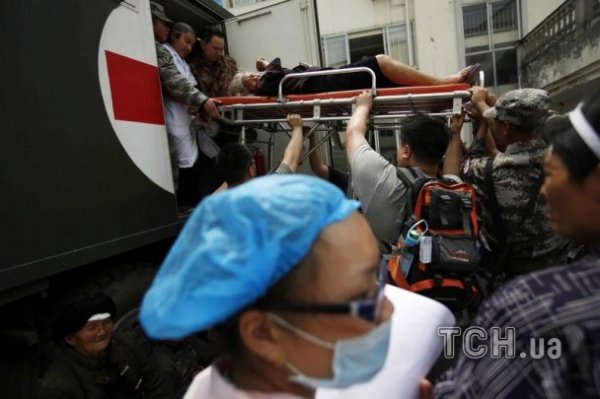 Китай очухується від землетрусів. ФОТО