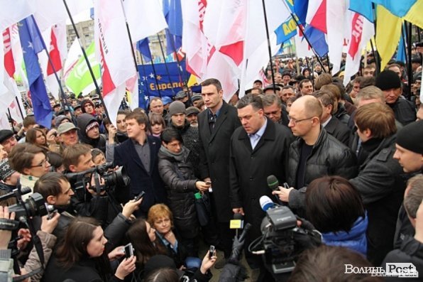 Опозиційні лідери приїхали до Луцька