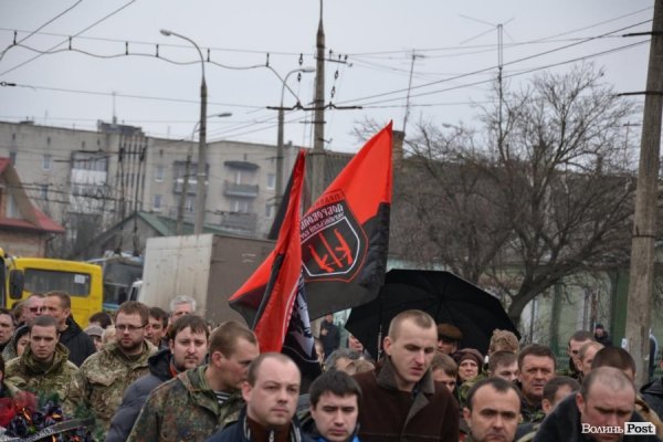 У Луцьку попрощалися із загиблим в аварії бійцем ДУКу. ФОТО