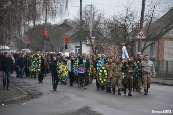 У Луцьку попрощалися із загиблим в аварії бійцем ДУКу. ФОТО