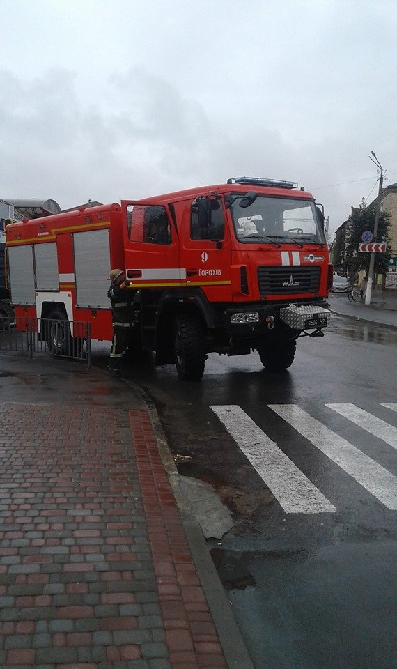 На Волині КамАЗ розтрощив легковик: є потерпілі. ФОТО
