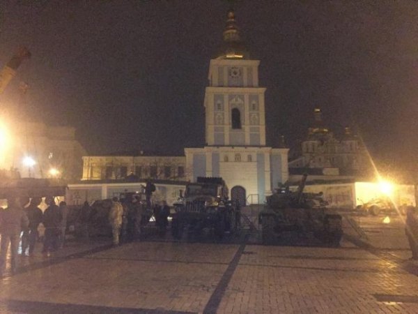 У центр Києва звезли російську техніку для «виставки ганьби». ФОТО