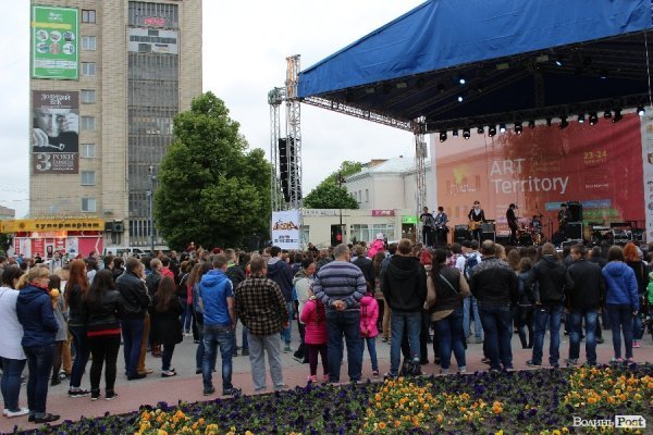 Гості з Жешува та Івано-Франківська запалювали луцьку публіку. ФОТО. ВІДЕО