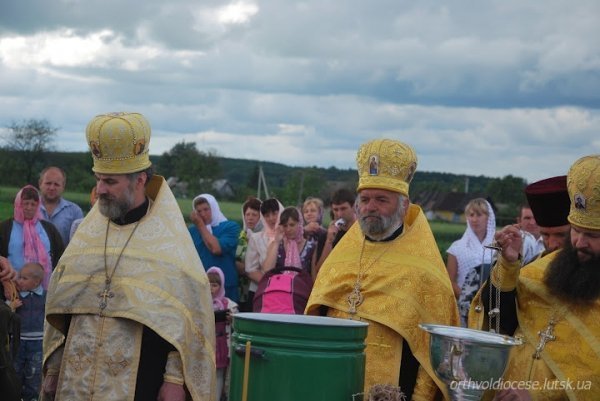 Замість згорілої церкви побудують нову
