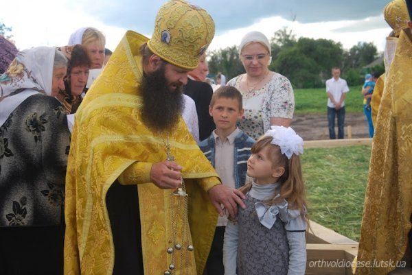 Замість згорілої церкви побудують нову