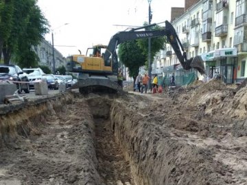 У Луцьку під час ремонту знайшли стару каналізацію. ФОТО