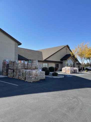 Волинянин відправив зі США до України 7500 коробок допомоги і 175 тисяч доларів