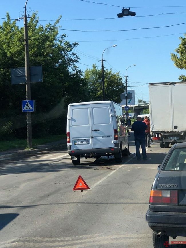 У Луцьку зіткнулися два авто Mercedes