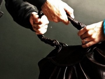 На Волині судили чоловіка, який вкрав у пенсіонерки в банку гроші
