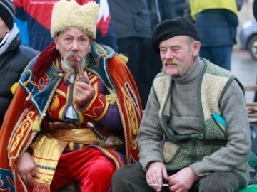 Волинський козак хоче змінити державний гімн і перевернути прапор