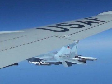 Росія підняла в повітря винищувачі через американські літаки над Чорним морем