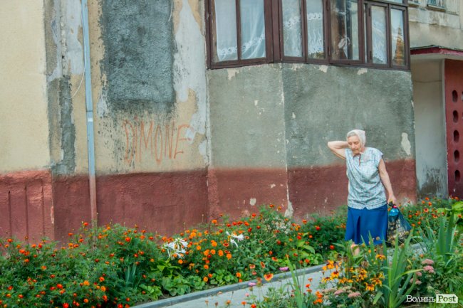 «Хто живе на ЛПЗ, тому у житті везе»: день на луцькому районі контрастів. ФОТО