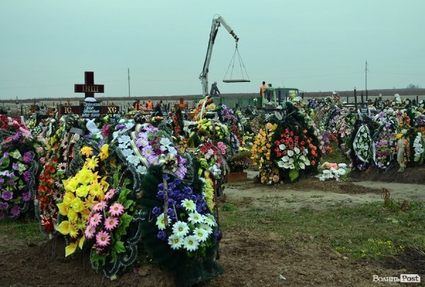 Щороку на цвинтарі у Гаразджі ховають понад тисячу людей. ФОТО