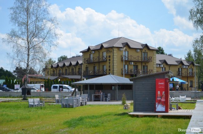 Облаштування набережної біля Світязю: останні штрихи перед стартом сезону. ФОТО