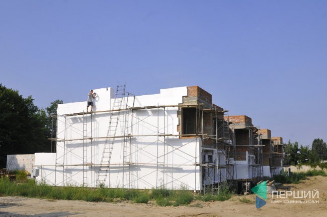 Поблизу Луцька будують незвичайне котеджне містечко. ФОТО*