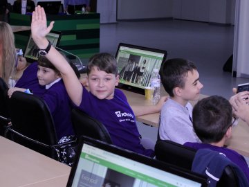 ПриватБанком покерували маленькі фінансисти з усієї України*