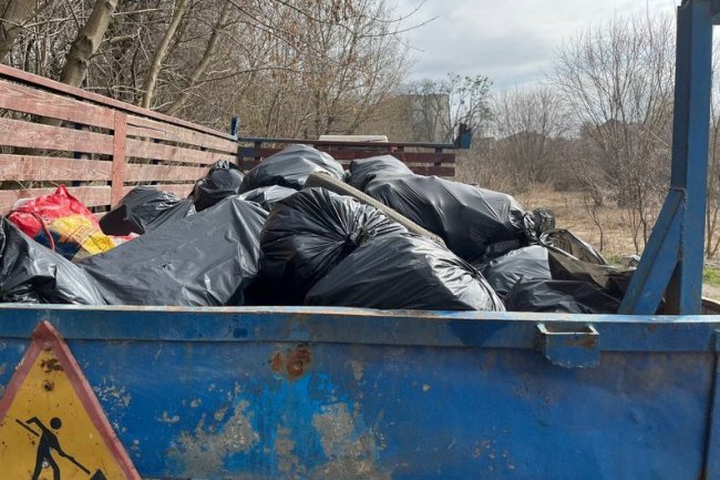 Екотолока: у Луцьку прибирали узбережжя Сапалаївки і Жидувки. ВІДЕО